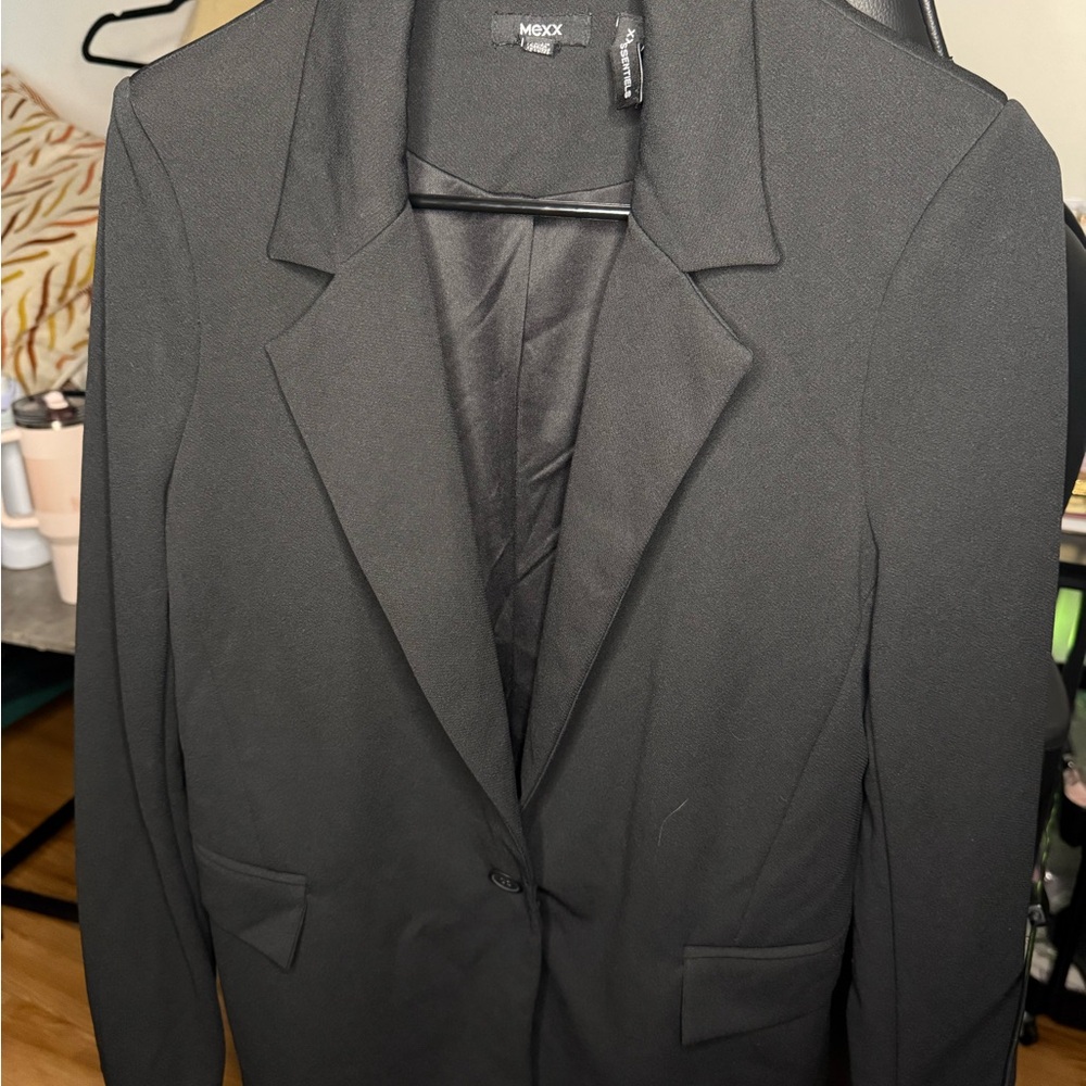 Mexx Women's Black Single-Button Tailored Blazer